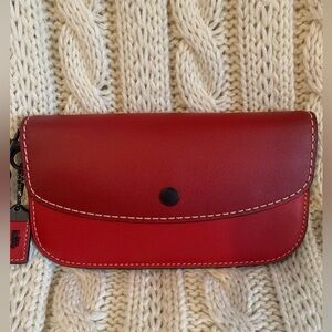 Coach 1941 Glovetanned Leather Wallet Wristlet Clutch, NWT
Like new never used